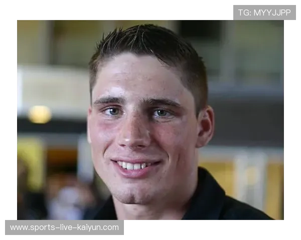 UFC洽谈签约Glory踢拳重量级十年不败冠军里科·范霍文 UFC洽谈签约Glory踢拳重量级十年不败冠军里科·范霍文